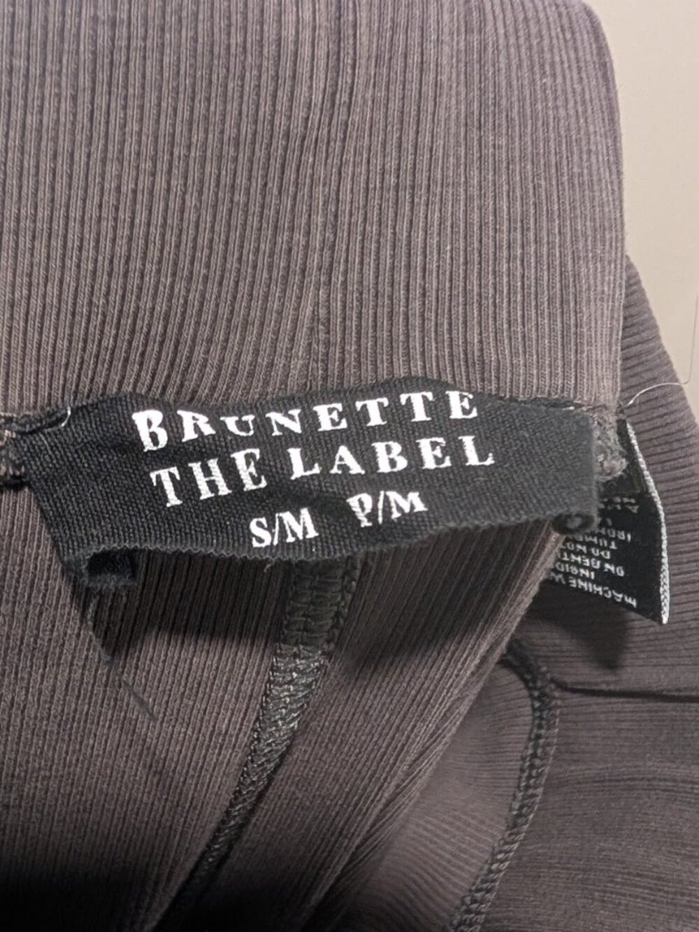 Brunette The Label | Ribbed High Rise Leggings In Charcoal - Picture 6 of 9